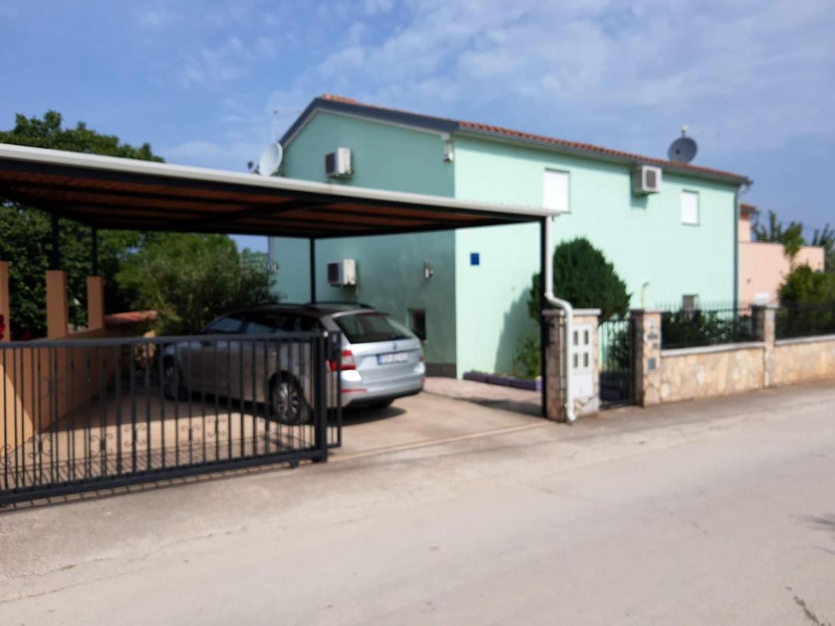 Apartments Villa Elda Peroj Exterior photo